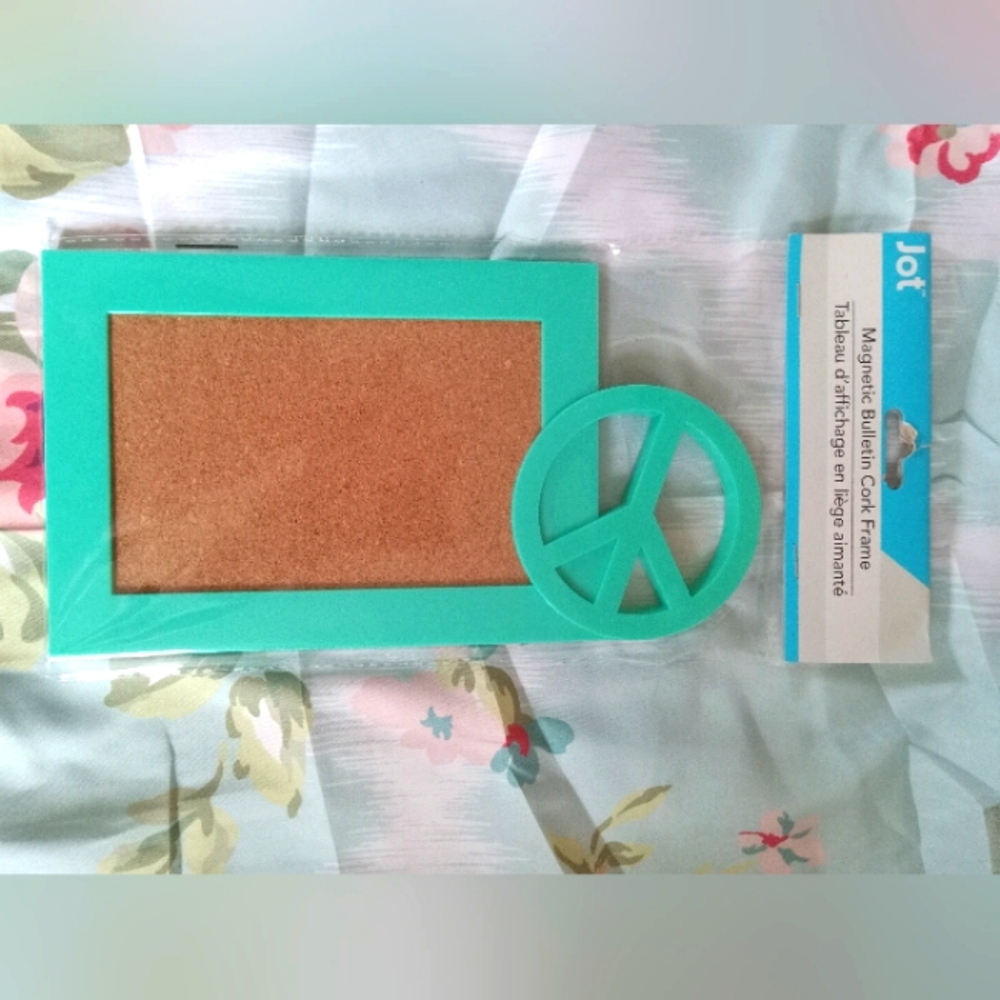 4x6 Peace Sign Magnetic Bulletin Board
